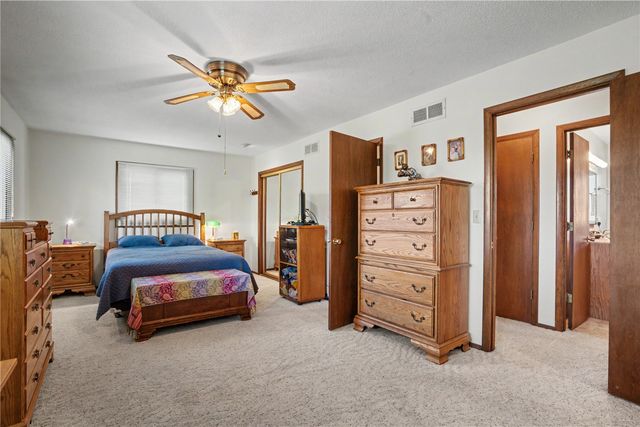 1129 25th St, Cedar Rapids, IA 52403