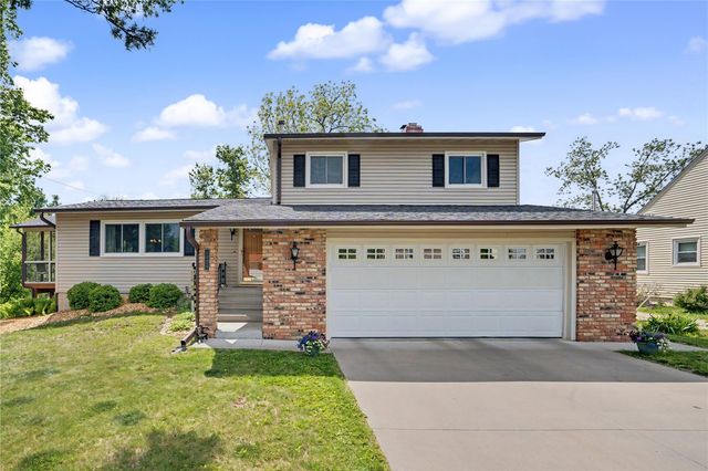 1129 25th St, Cedar Rapids, IA 52403