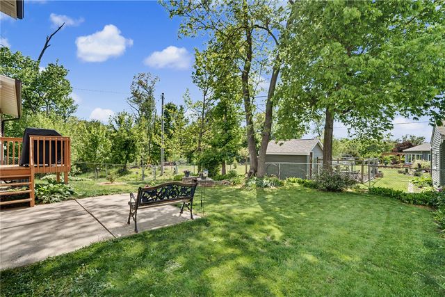 1129 25th St, Cedar Rapids, IA 52403