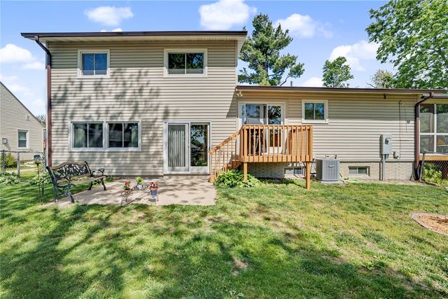 1129 25th St, Cedar Rapids, IA 52403