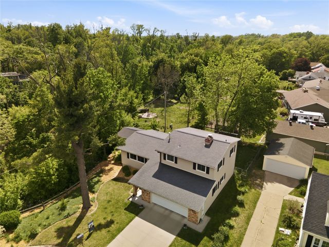 1129 25th St, Cedar Rapids, IA 52403
