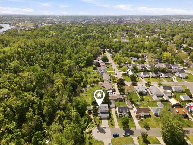 1129 25th St, Cedar Rapids, IA 52403