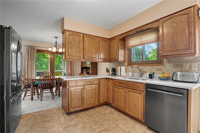1129 25th St, Cedar Rapids, IA 52403