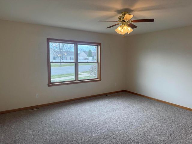 711 Meadow Brook Drive, Lowell, IN 46356