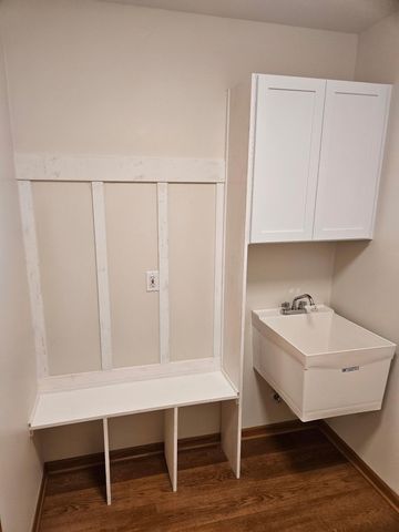 711 Meadow Brook Drive, Lowell, IN 46356