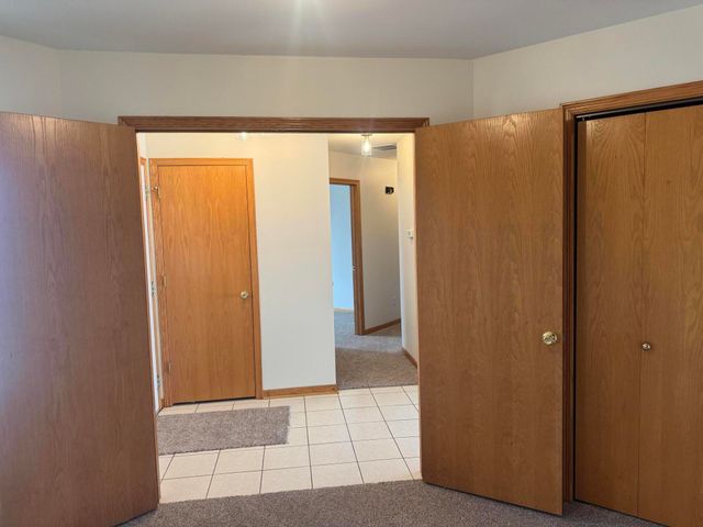 711 Meadow Brook Drive, Lowell, IN 46356