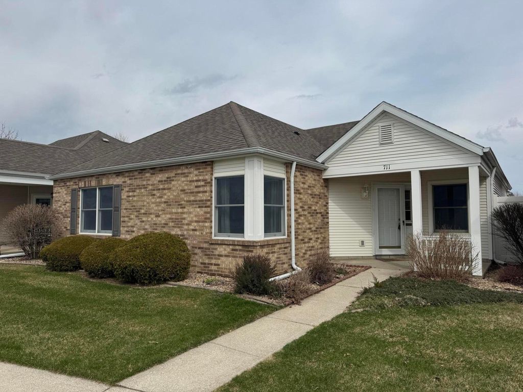 711 Meadow Brook Drive, Lowell, IN 46356