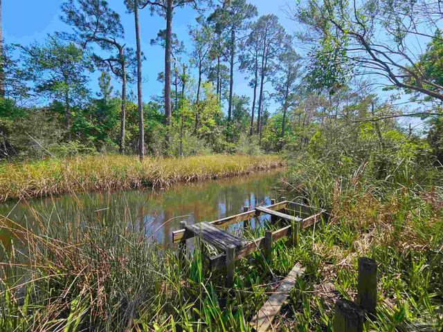 5779 Windover St, Milton, FL 32583