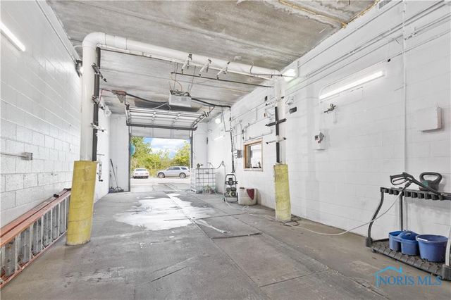 130 N Byrne Road, Toledo, OH 43607