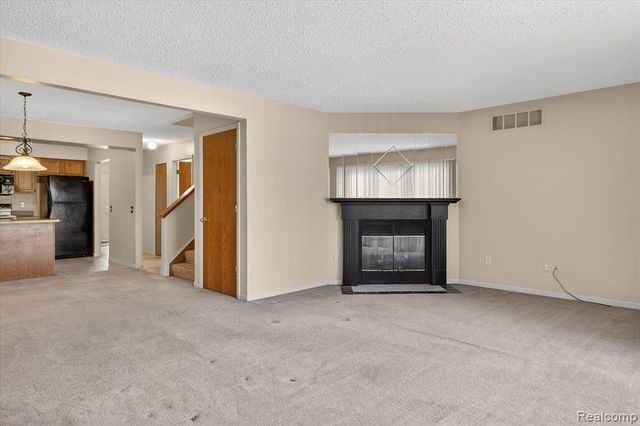 4364 S Meadow Drive, Waterford, MI 48329