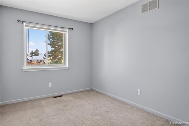 4364 S Meadow Drive, Waterford, MI 48329