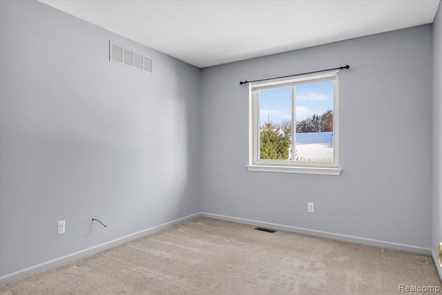 4364 S Meadow Drive, Waterford, MI 48329