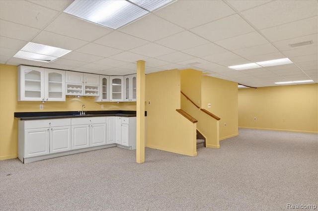 4364 S Meadow Drive, Waterford, MI 48329