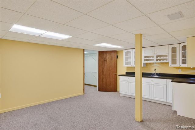 4364 S Meadow Drive, Waterford, MI 48329