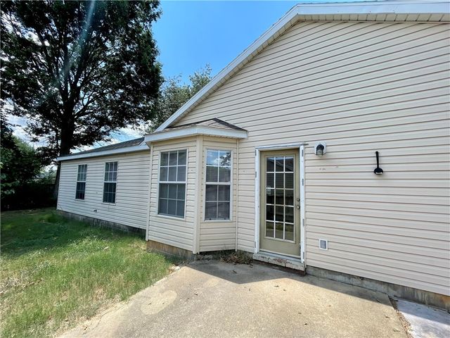 2381 Springbrook Avenue, Springdale, AR 72764