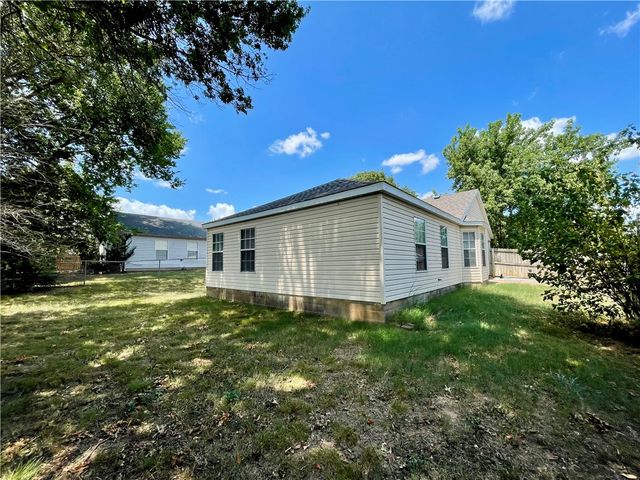 2381 Springbrook Avenue, Springdale, AR 72764