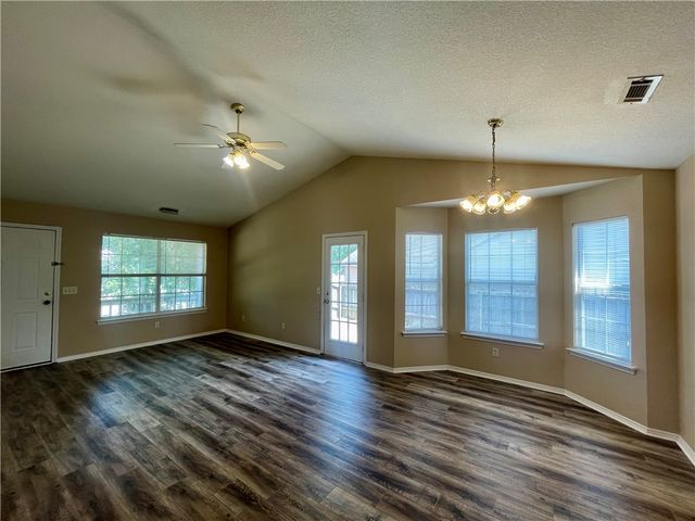 2381 Springbrook Avenue, Springdale, AR 72764