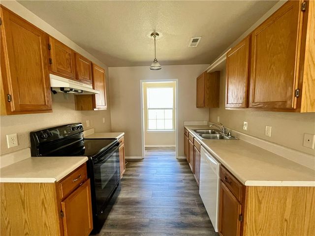 2381 Springbrook Avenue, Springdale, AR 72764
