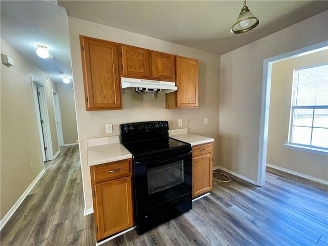 2381 Springbrook Avenue, Springdale, AR 72764