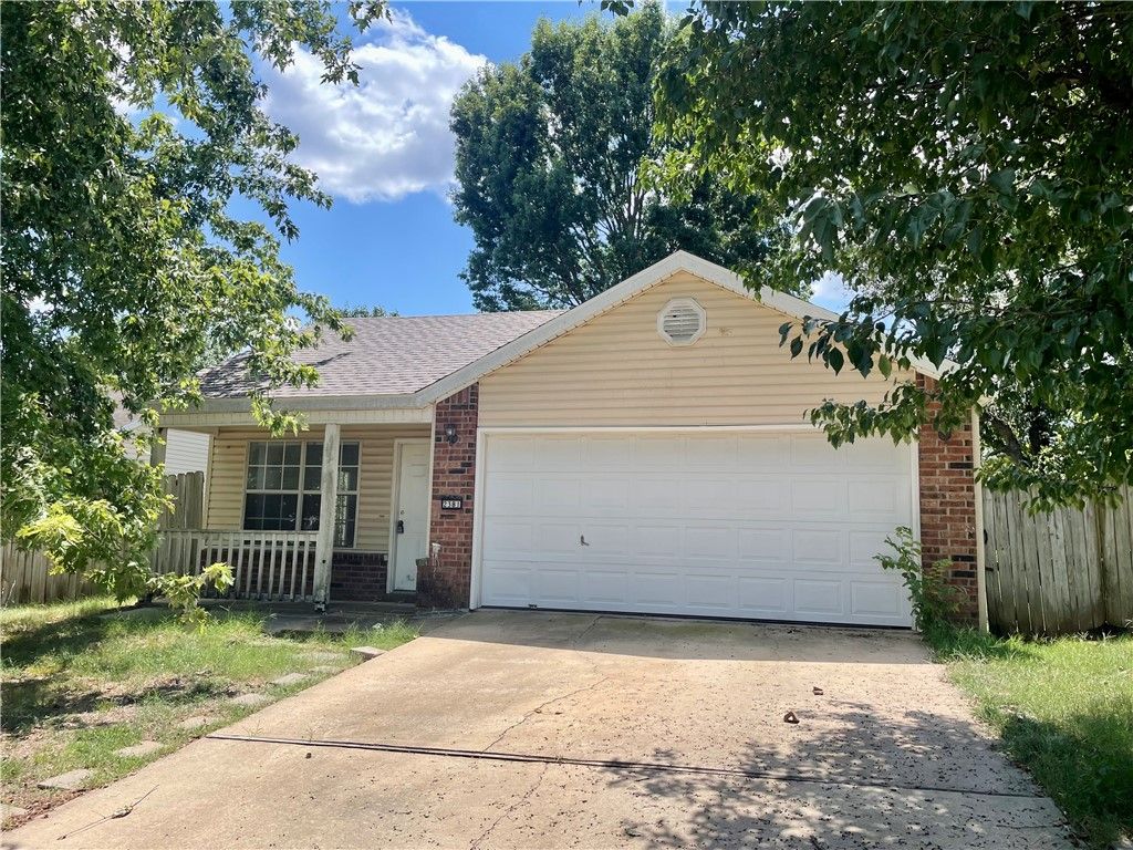 2381 Springbrook Avenue, Springdale, AR 72764