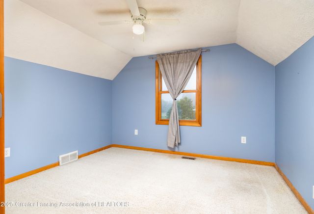 9457 S Hollister Road, Laingsburg, MI 48848