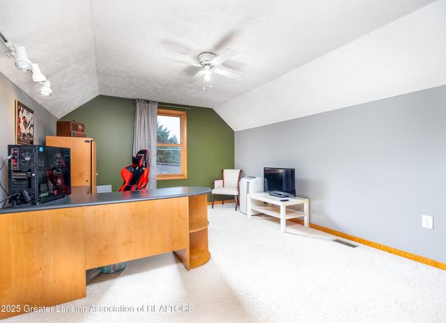 9457 S Hollister Road, Laingsburg, MI 48848