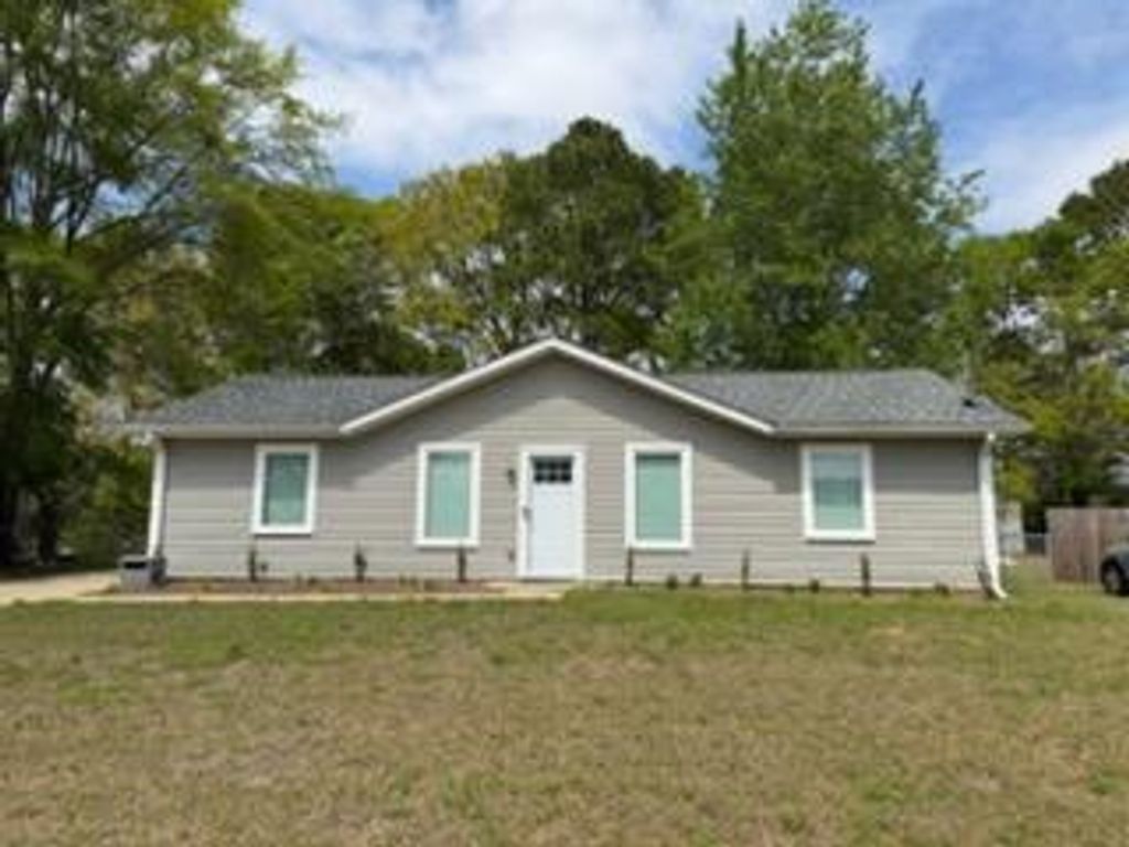 2511 Dykes St, Dothan, AL 36301