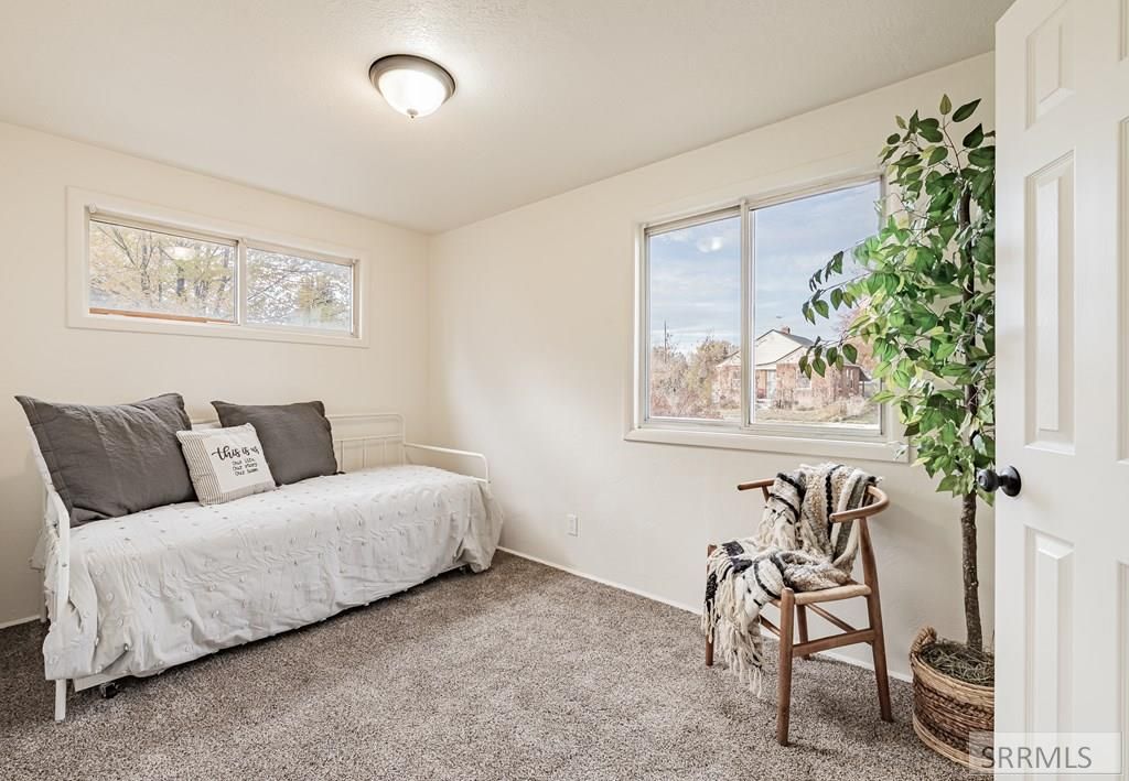 Image 10 of property listing at 215 W 15th Street, Idaho Falls, ID 83402