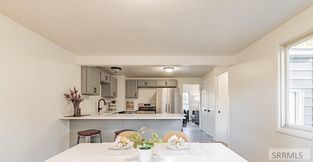 Image 4 of property listing at 215 W 15th Street, Idaho Falls, ID 83402