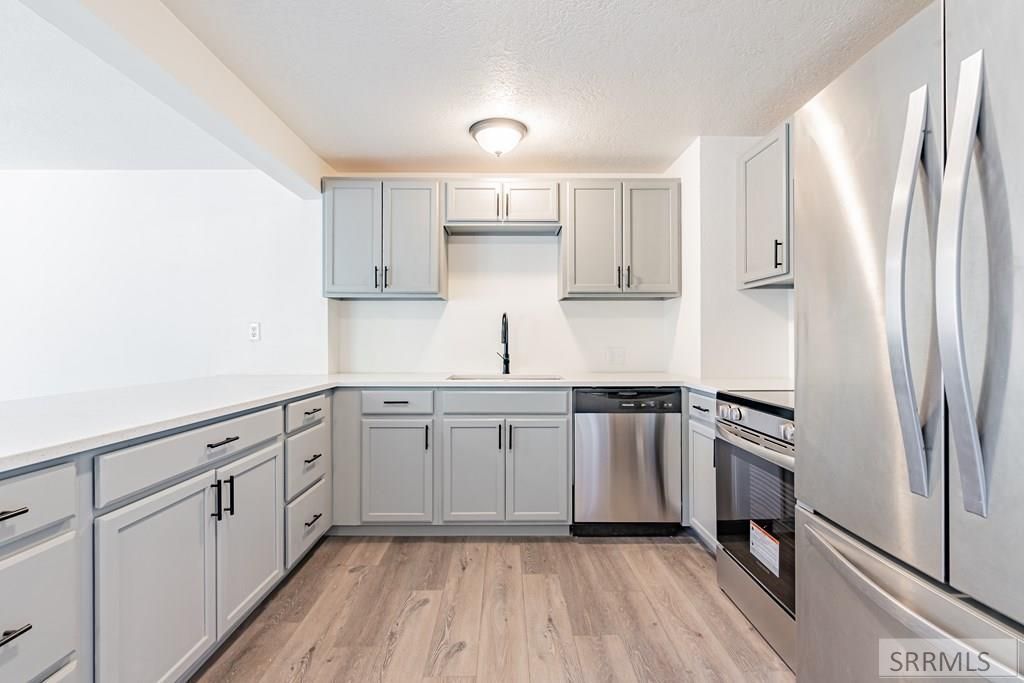 Image 5 of property listing at 215 W 15th Street, Idaho Falls, ID 83402