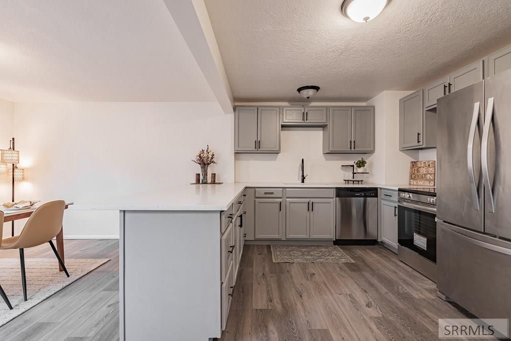 Image 6 of property listing at 215 W 15th Street, Idaho Falls, ID 83402