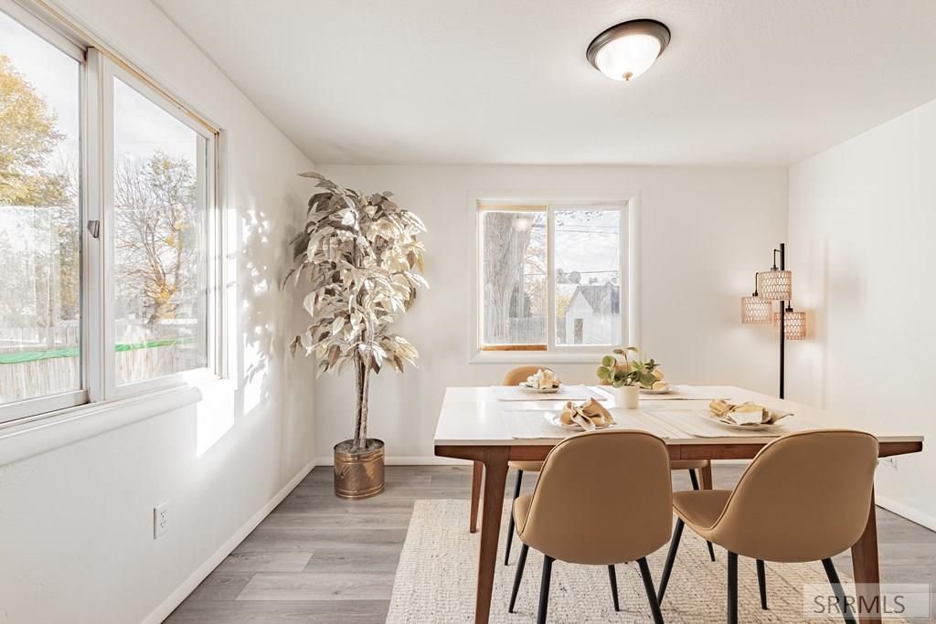 Image 9 of property listing at 215 W 15th Street, Idaho Falls, ID 83402