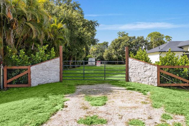 18220 90TH Street N, The Acreage, FL 33470