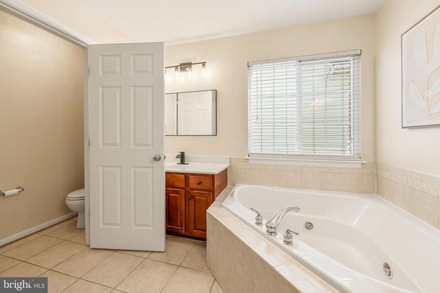 5301 GUNSTON HALL DR, Woodbridge, VA 22193