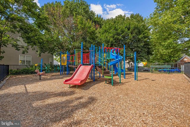 5301 GUNSTON HALL DR, Woodbridge, VA 22193