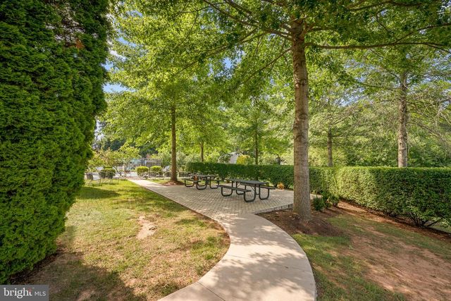 5301 GUNSTON HALL DR, Woodbridge, VA 22193