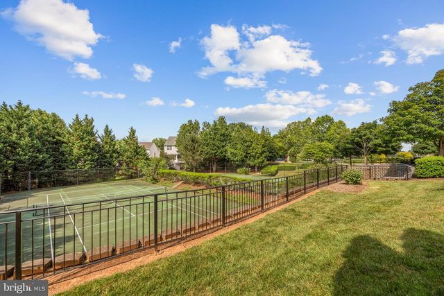 5301 GUNSTON HALL DR, Woodbridge, VA 22193