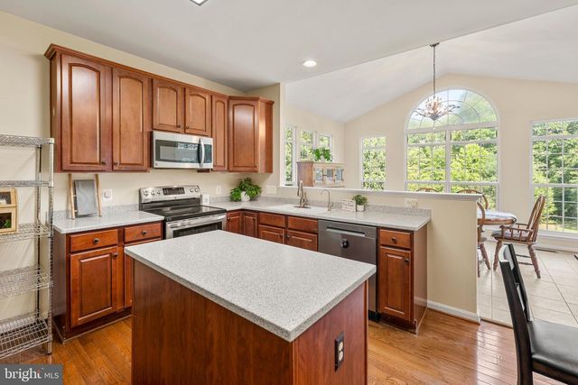 5301 GUNSTON HALL DR, Woodbridge, VA 22193