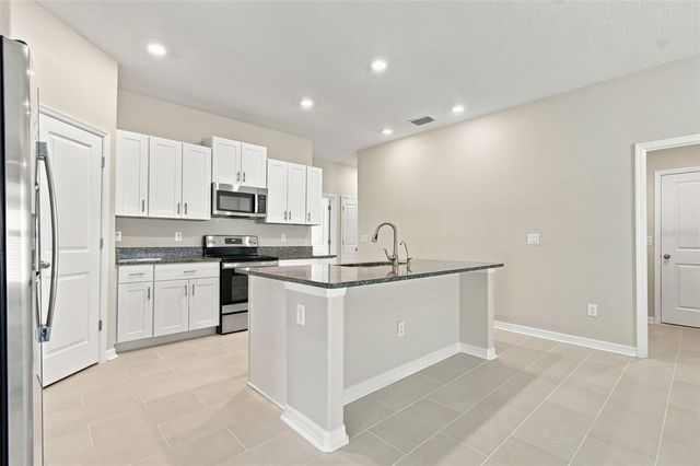 6735 BAR S BAR TRAIL, Zephyrhills, FL 33541