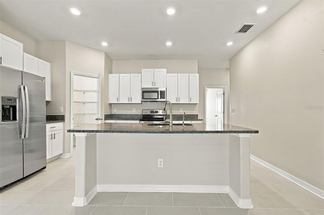 6735 BAR S BAR TRAIL, Zephyrhills, FL 33541