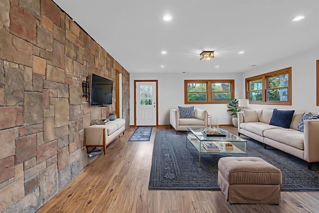 27514 N Forest Garden Road, Wauconda, IL 60084