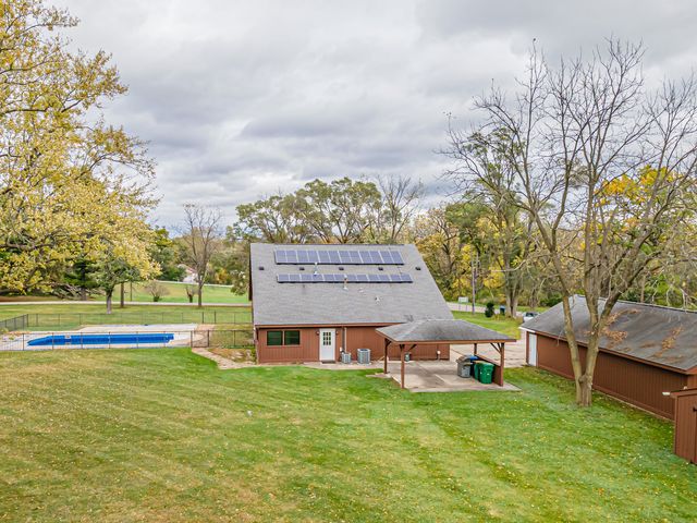 27514 N Forest Garden Road, Wauconda, IL 60084