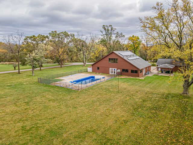 27514 N Forest Garden Road, Wauconda, IL 60084