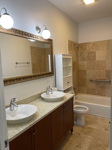 10461 S Corliss Avenue 2, Chicago, IL 60628