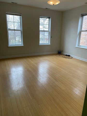 10461 S Corliss Avenue 2, Chicago, IL 60628