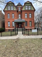 10461 S Corliss Avenue 2, Chicago, IL 60628