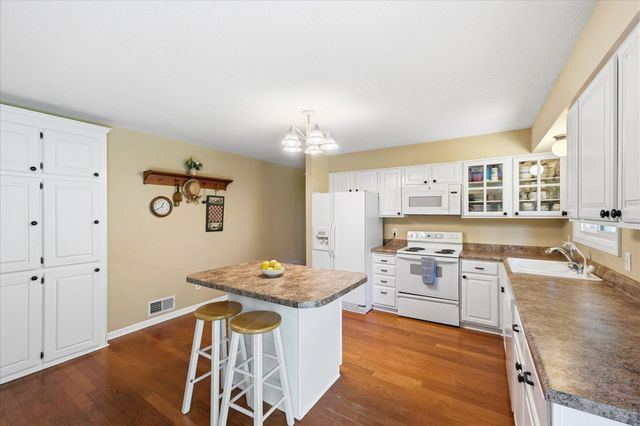14760 91st Avenue N, Maple Grove, MN 55369