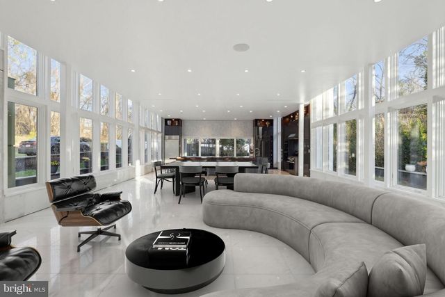 6304 OLD DOMINION DR, Mclean, VA 22101