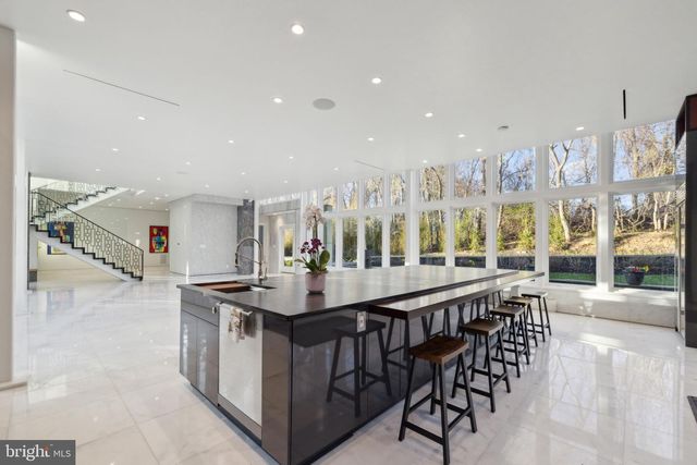 6304 OLD DOMINION DR, Mclean, VA 22101