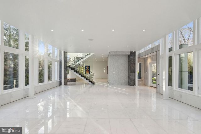 6304 OLD DOMINION DR, Mclean, VA 22101